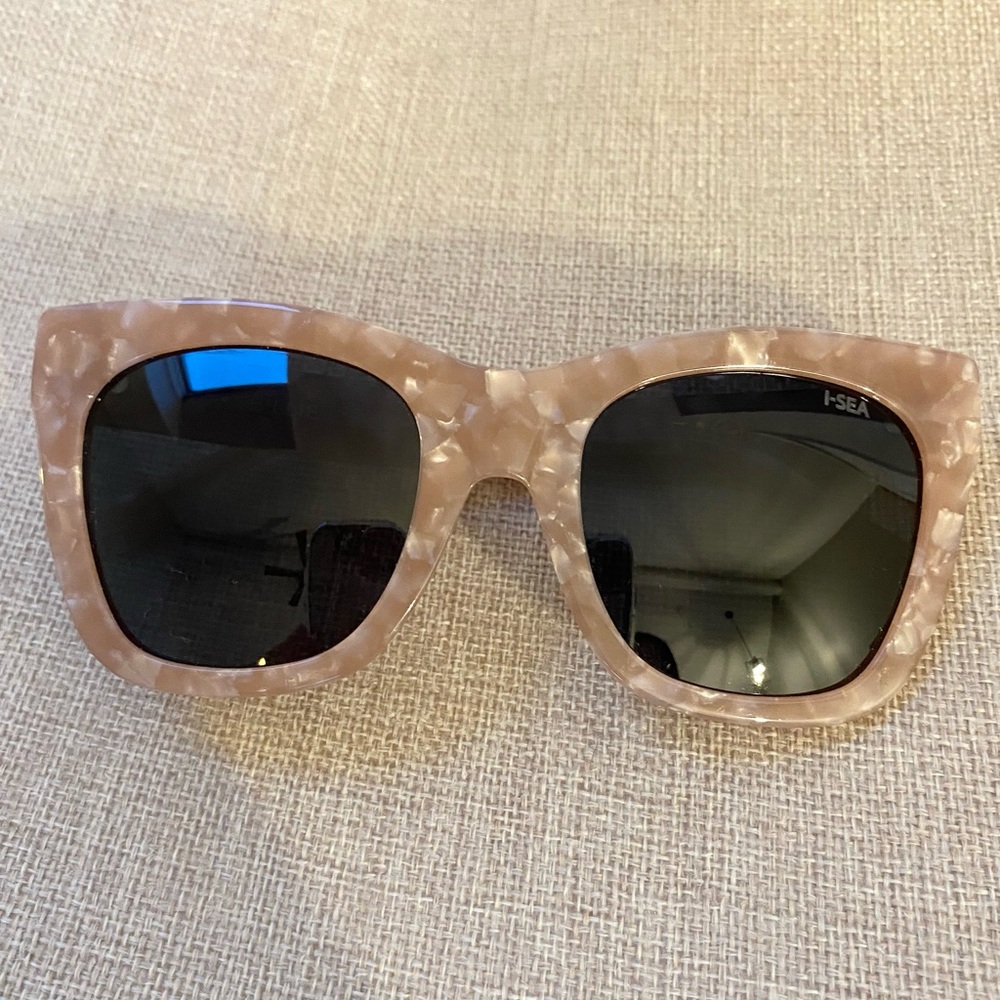 Stylish Tan Sunglasses